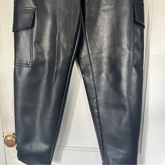Wilfred free Aritzia faux leather cargo pants - Picture 4 of 6